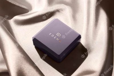 موكاپ لوگو جعبه جواهر لوکس - Logo mockup luxury jewelry squared box